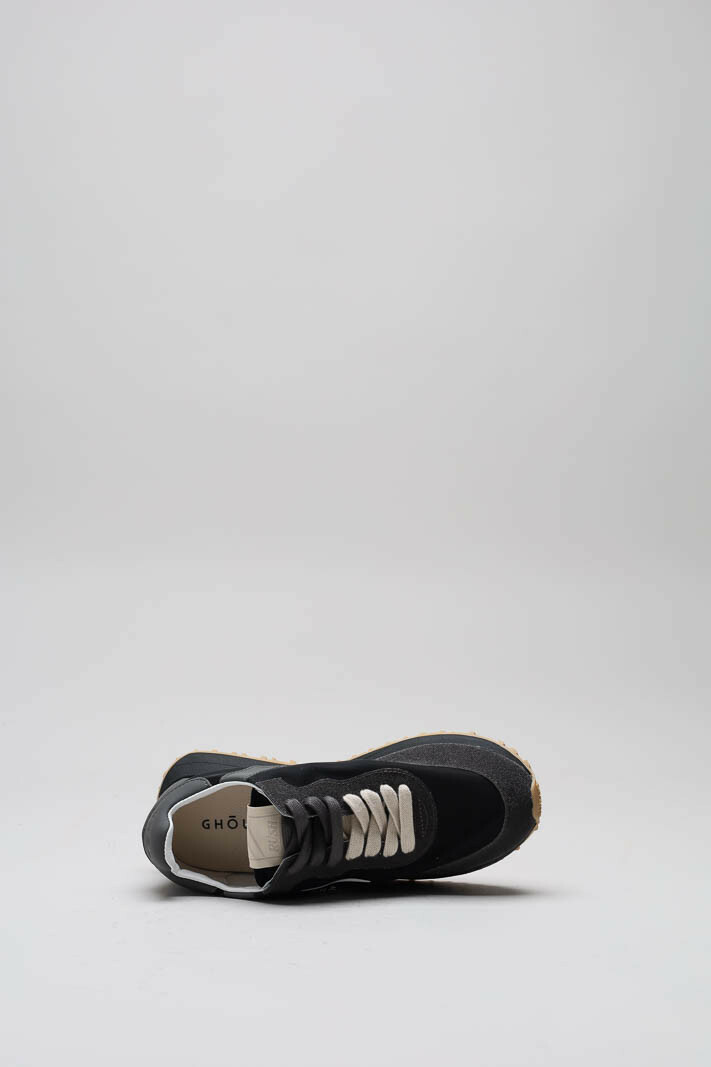 zoom in on Zwart Sneaker image Zwart Sneaker image