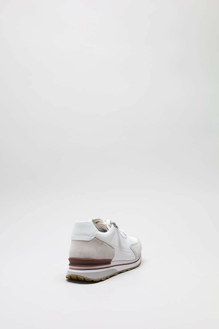 zoom in on Wit Sneaker image Wit Sneaker image