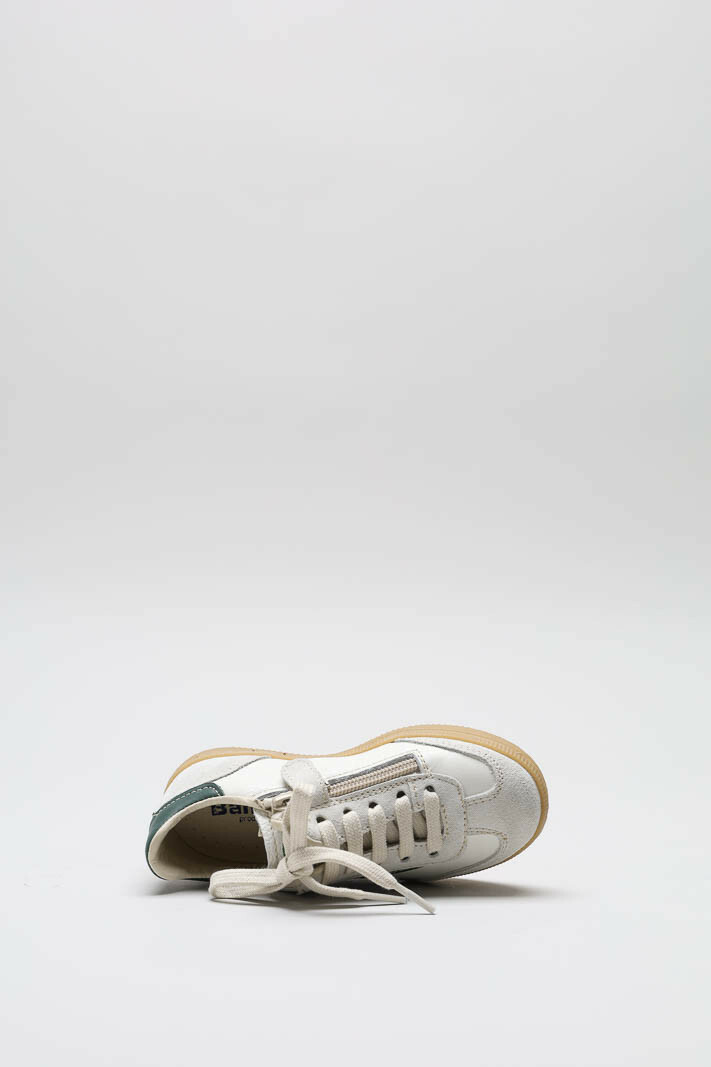 zoom in on Groen Sneaker image Groen Sneaker image