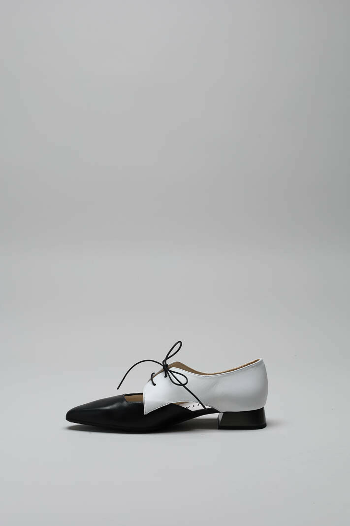 zoom in on Zwart Veterschoen image Zwart Veterschoen image