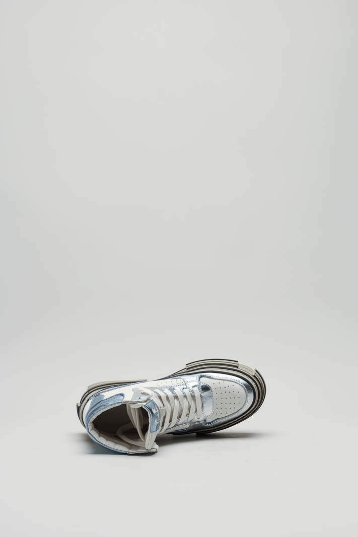 zoom in on Wit Sneaker image Wit Sneaker image