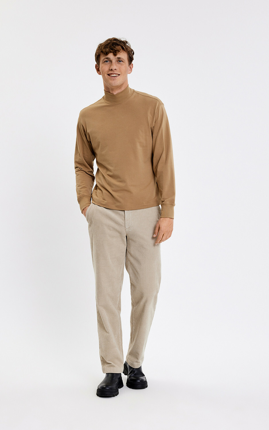 zoom in on Beige Broek image Beige Broek image