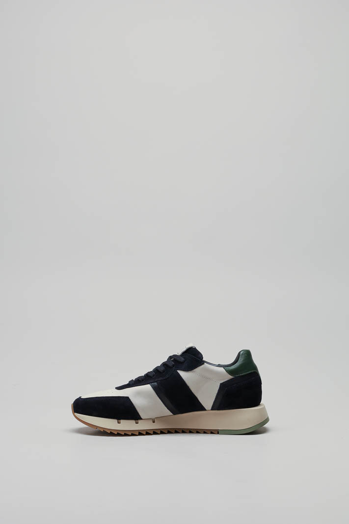 zoom in on Blauw Sneaker image Blauw Sneaker image