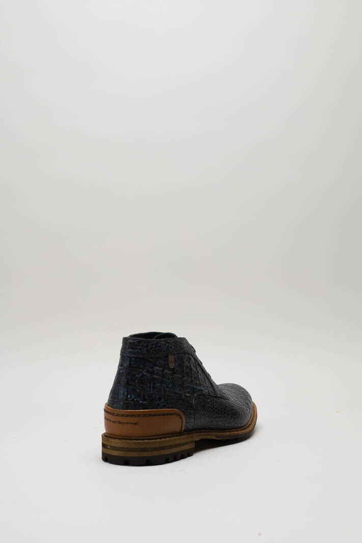 zoom in on Blauw Veterschoen hoog image Blauw Veterschoen hoog image