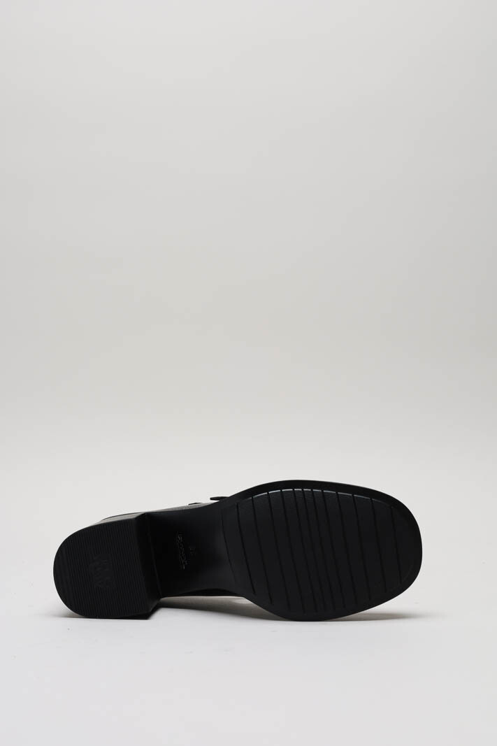 zoom in on Kaki Pump image Kaki Pump image