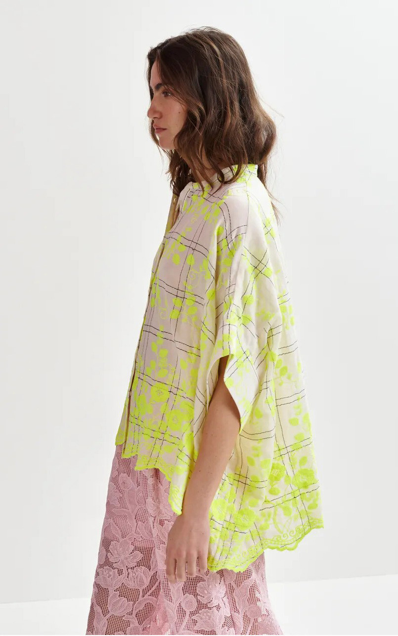 zoom in on Geel Blouse image Geel Blouse image