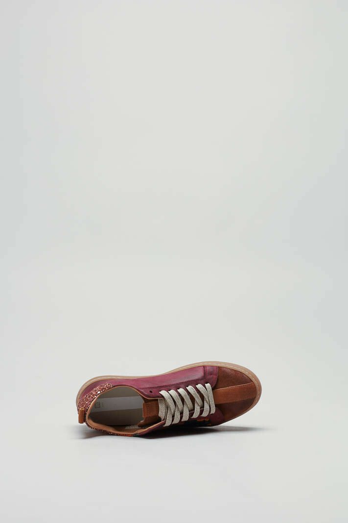zoom in on Bruin Sneaker image Bruin Sneaker image