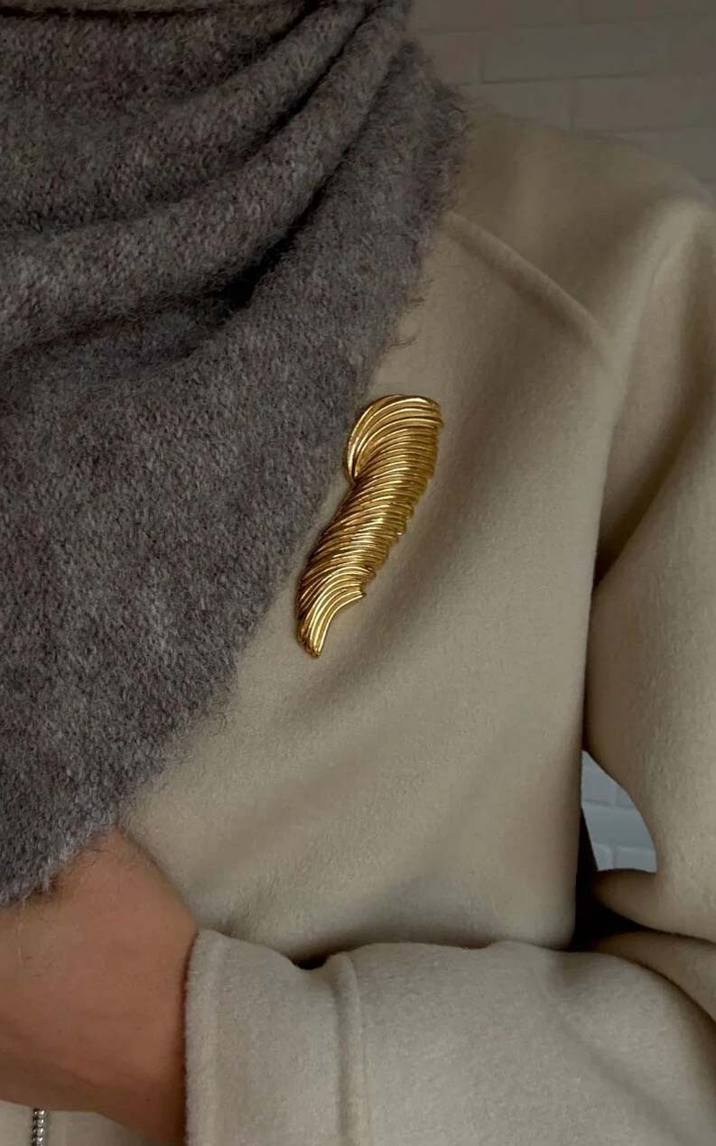Goud Broche image