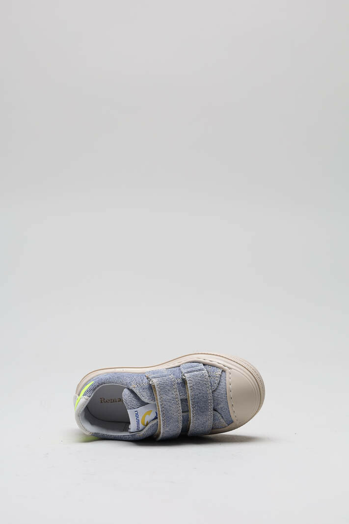 zoom in on Blauw Velcro schoen image Blauw Velcro schoen image
