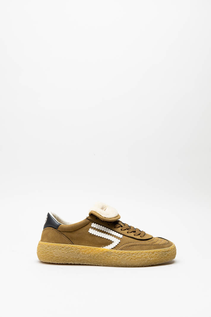 Camel Sneaker
