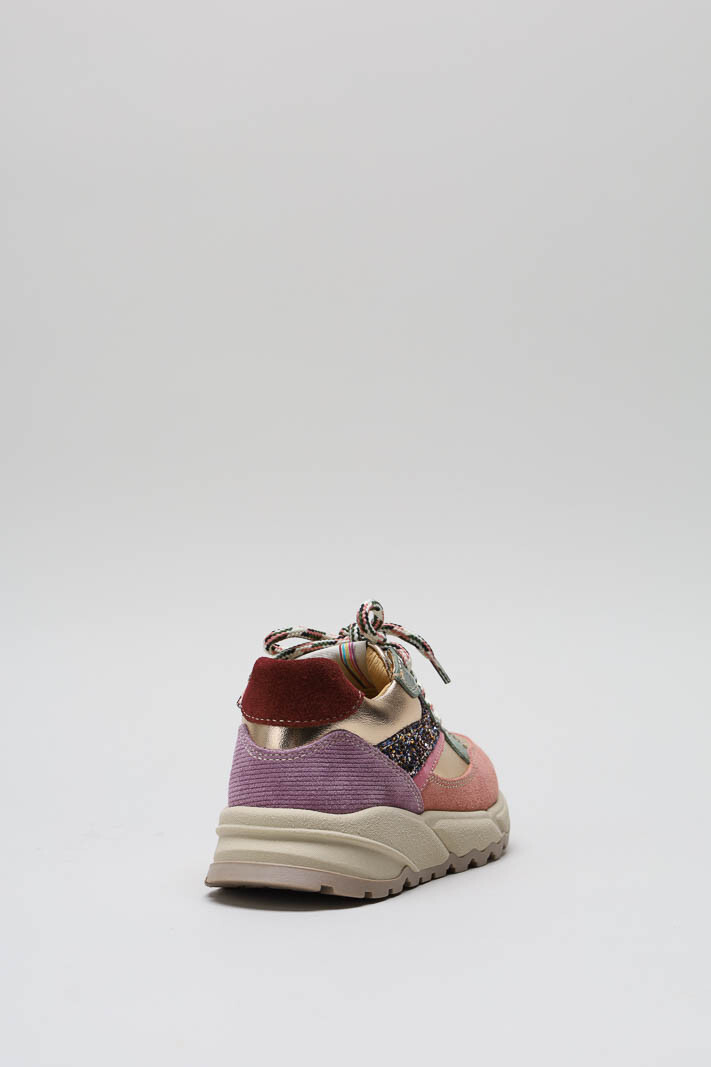 zoom in on Roze Sneaker image Roze Sneaker image