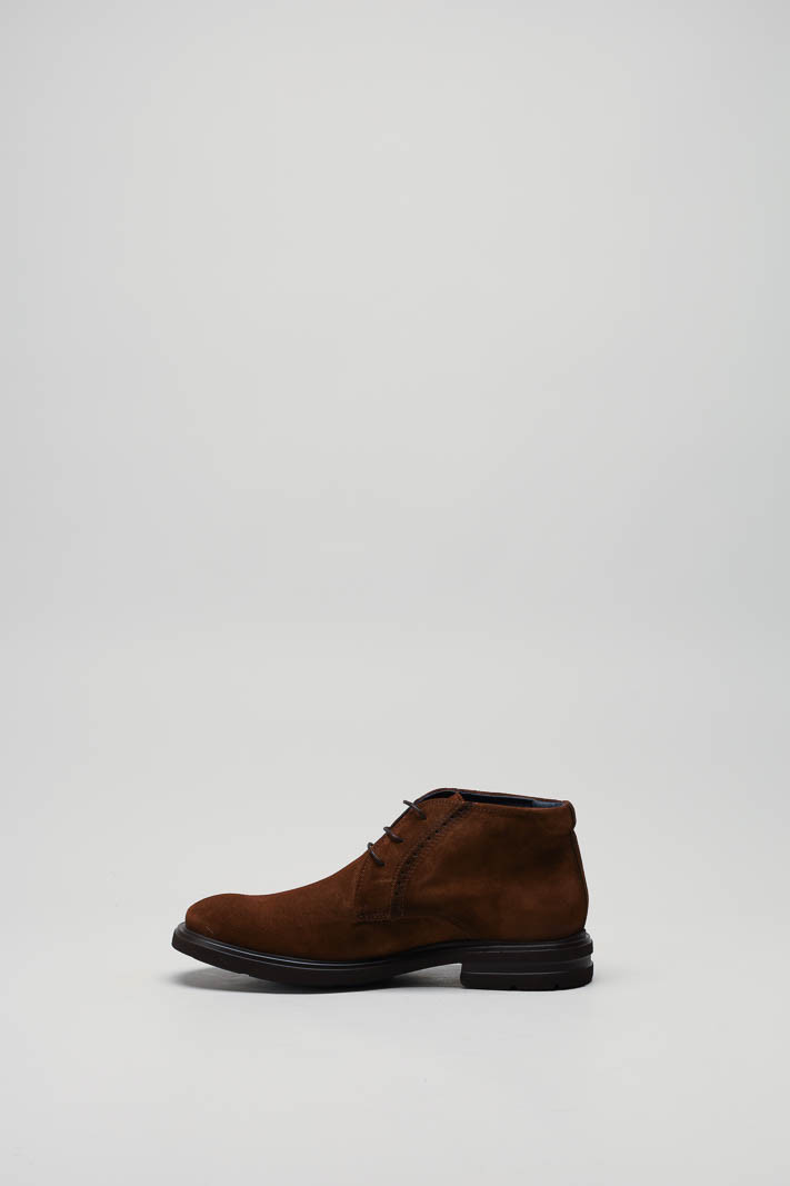 zoom in on Roestbruin Veterschoen hoog image Roestbruin Veterschoen hoog image