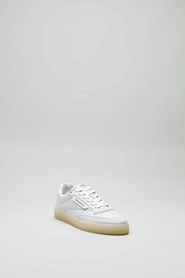 zoom in on Wit Sneaker image Wit Sneaker image