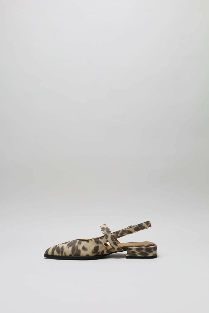zoom in on Beige Mocassin image Beige Mocassin image