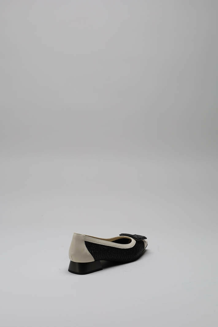 zoom in on Zwart Ballerina image Zwart Ballerina image