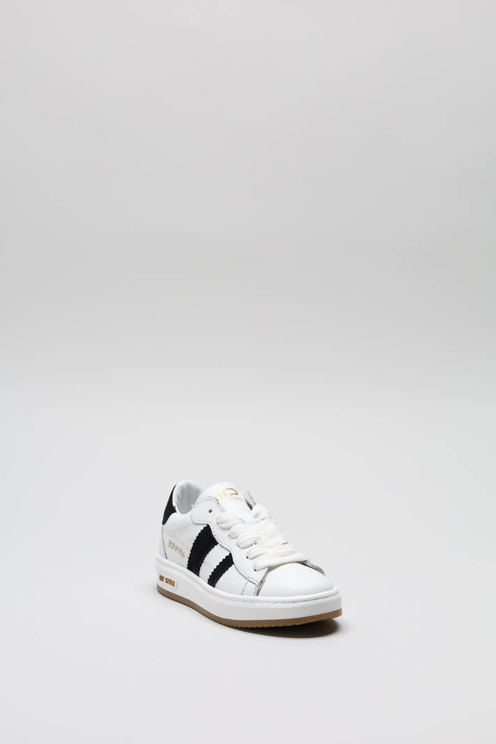 zoom in on Wit Sneaker image Wit Sneaker image