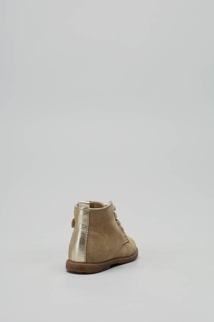 zoom in on Beige Veterschoen image Beige Veterschoen image