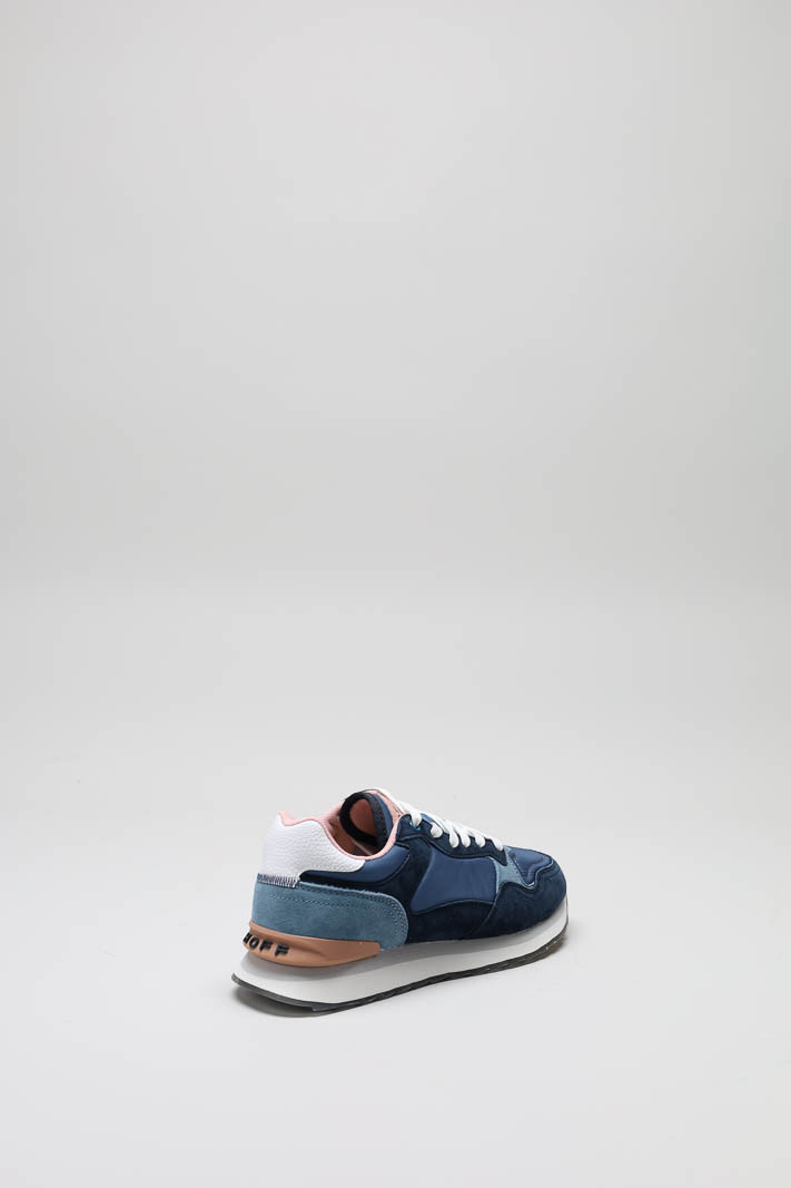 zoom in on Blauw Sneaker image Blauw Sneaker image
