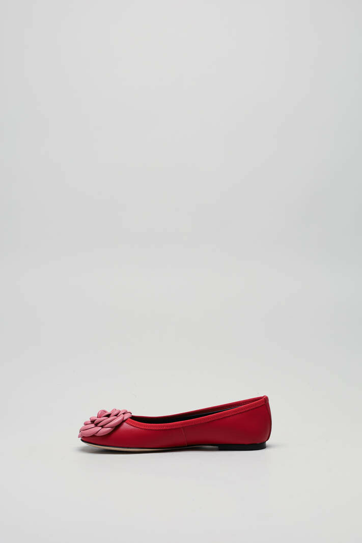 zoom in on Rood Ballerina image Rood Ballerina image