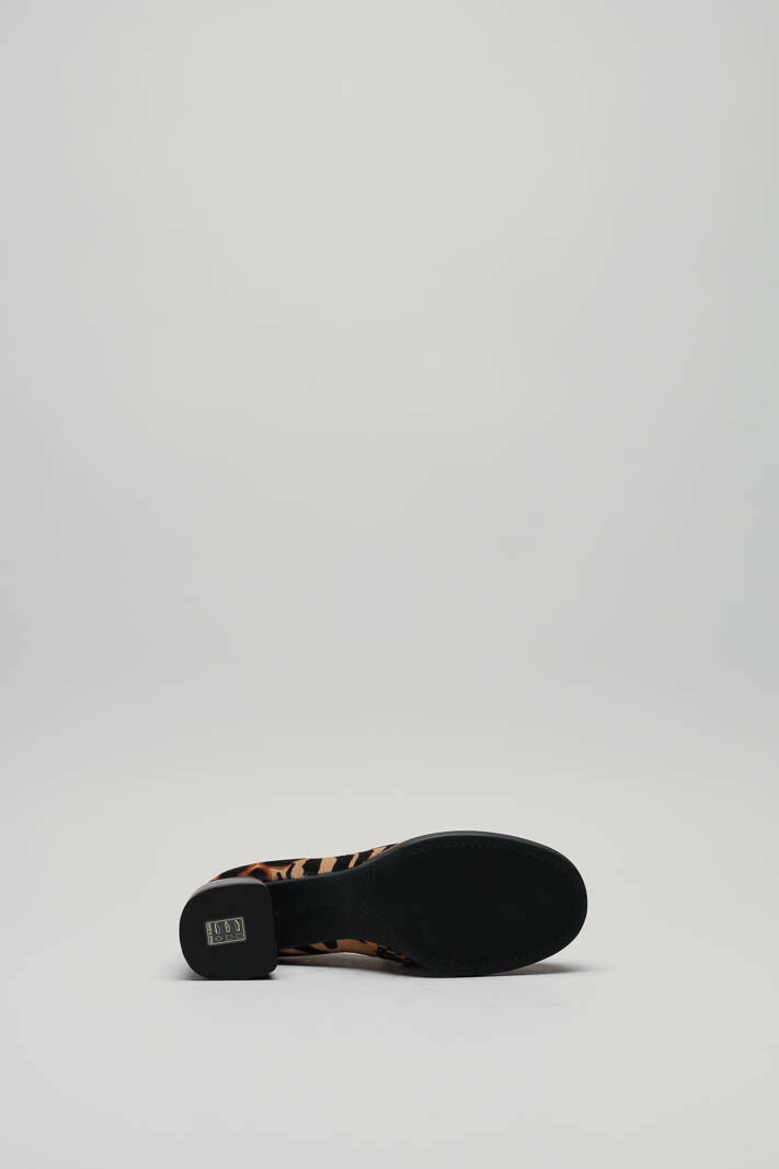 zoom in on Lichtbruin Mocassin hak image Lichtbruin Mocassin hak image