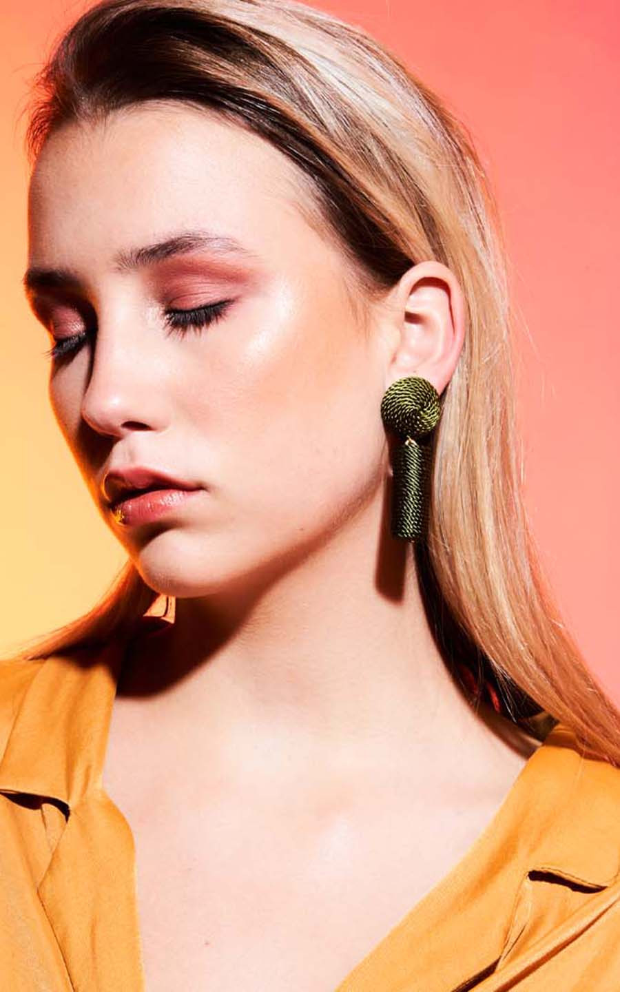 zoom in on Groen Oorbellen image Groen Oorbellen image