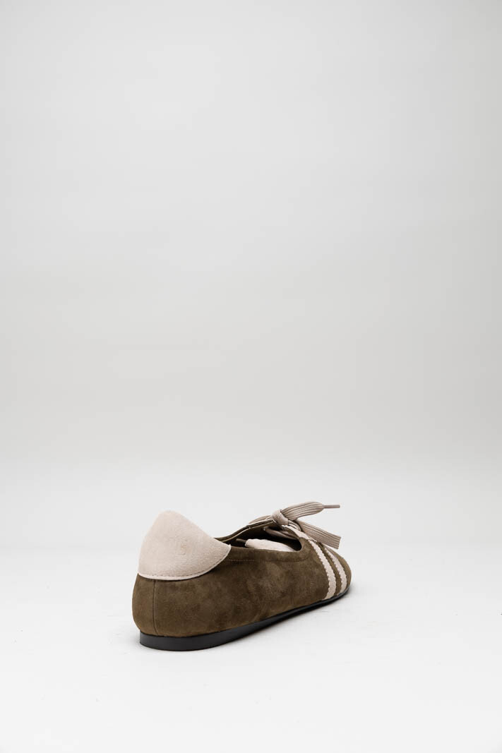 Donkerbruin Ballerina image