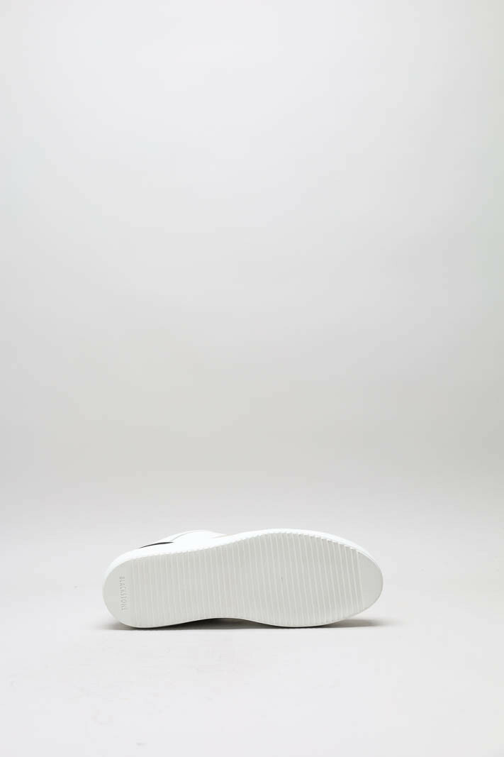 zoom in on Wit Sneaker image Wit Sneaker image