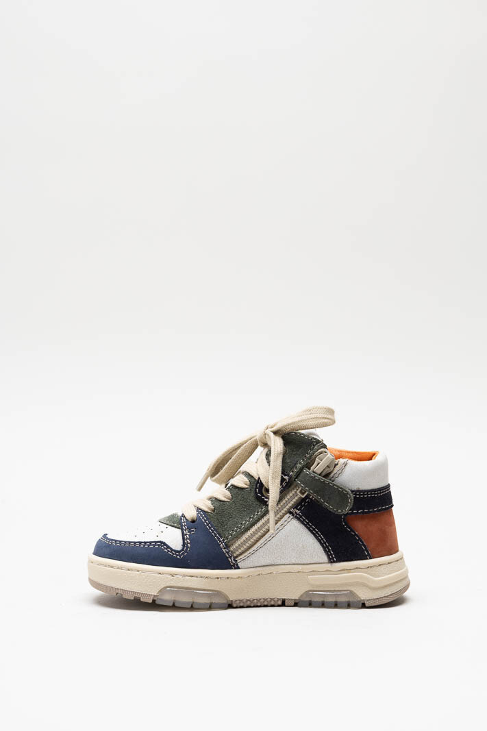 zoom in on Wit Sneaker image Wit Sneaker image
