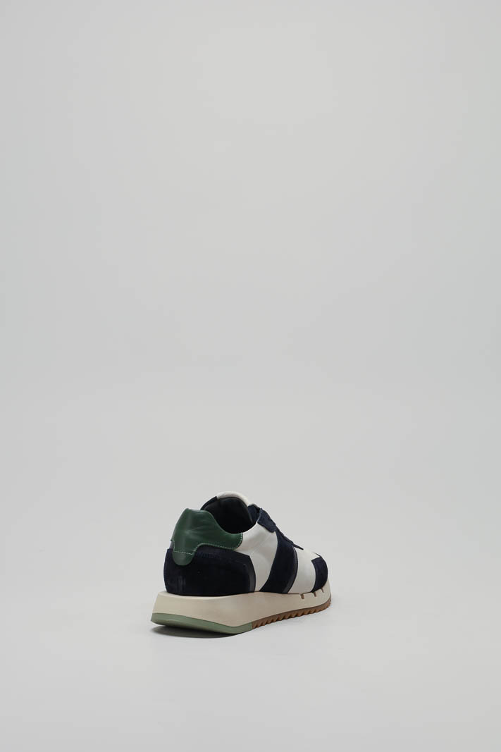 zoom in on Blauw Sneaker image Blauw Sneaker image