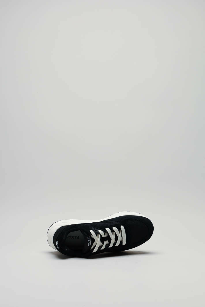zoom in on Zwart Sneaker image Zwart Sneaker image