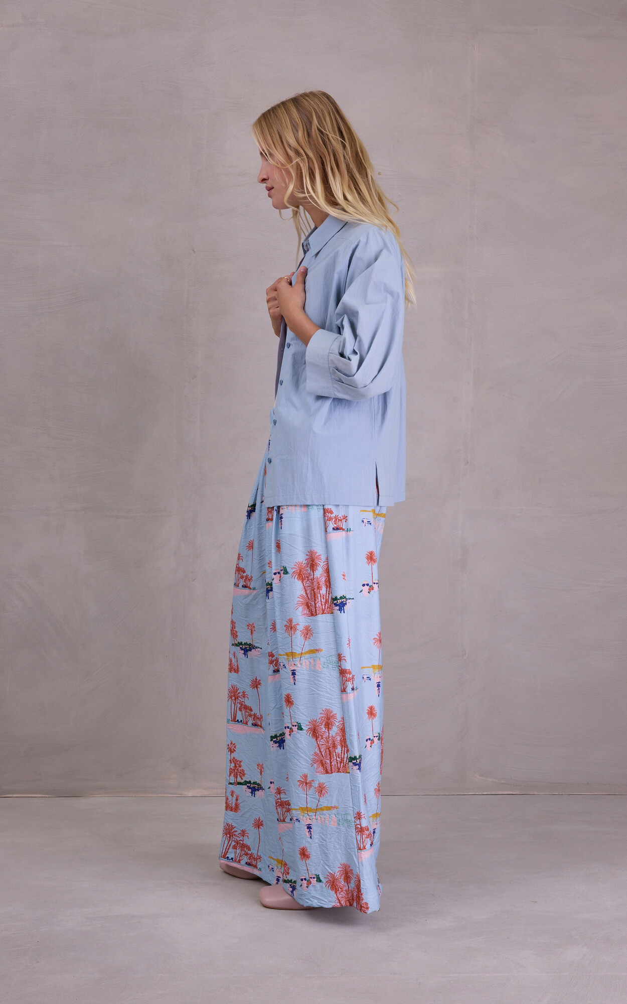 zoom in on Blauw Broek image Blauw Broek image
