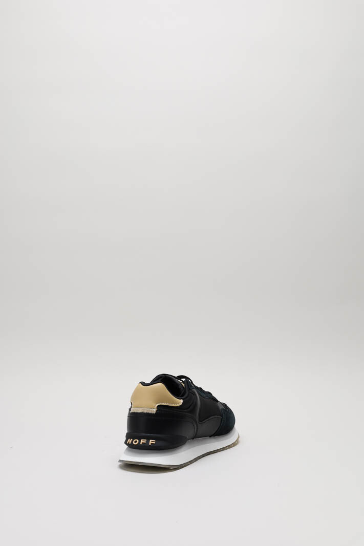 zoom in on Zwart Sneaker image Zwart Sneaker image