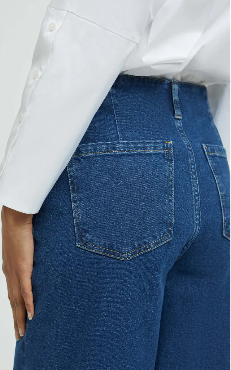zoom in on Jeans Broek image Jeans Broek image