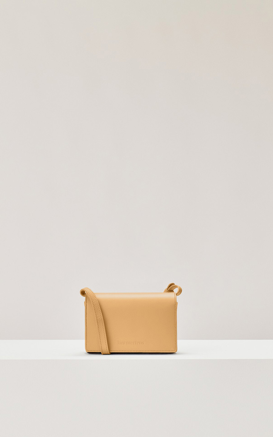 zoom in on Geel Cross body image Geel Cross body image