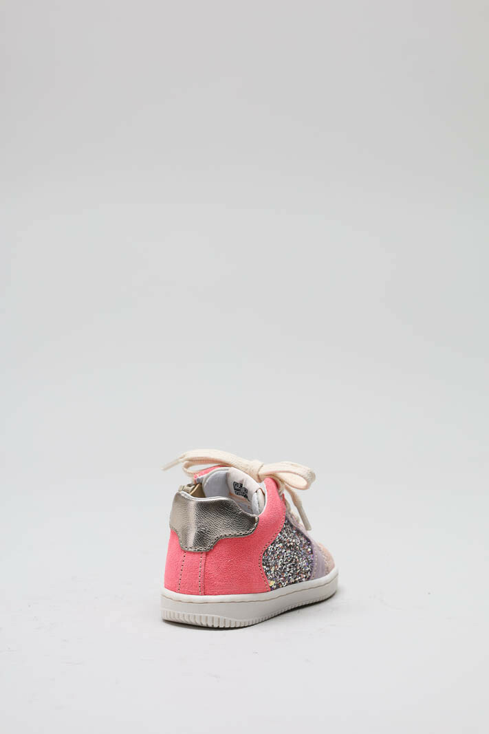 zoom in on Roze Sneaker image Roze Sneaker image
