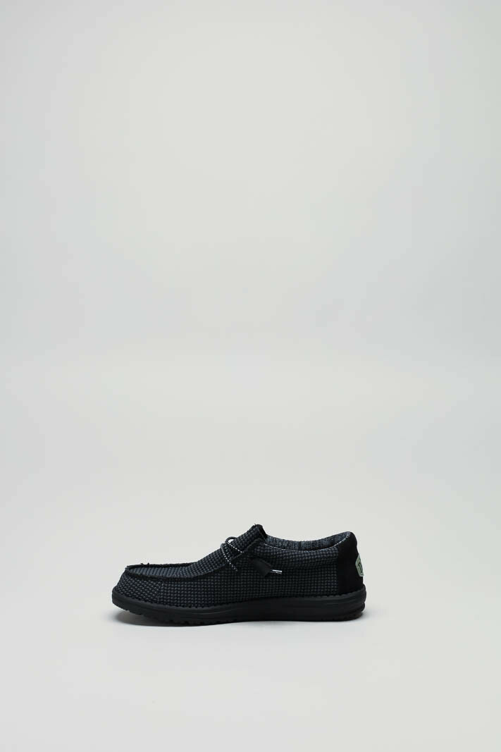 zoom in on Zwart Sneaker image Zwart Sneaker image