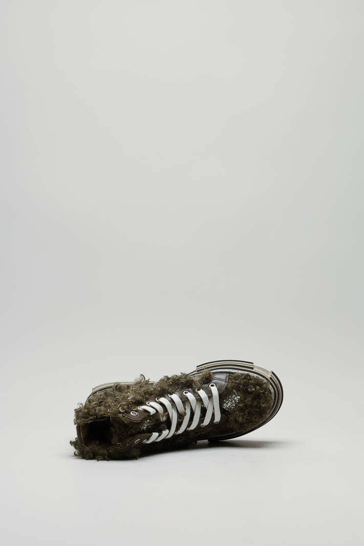 zoom in on Kaki Sneaker image Kaki Sneaker image