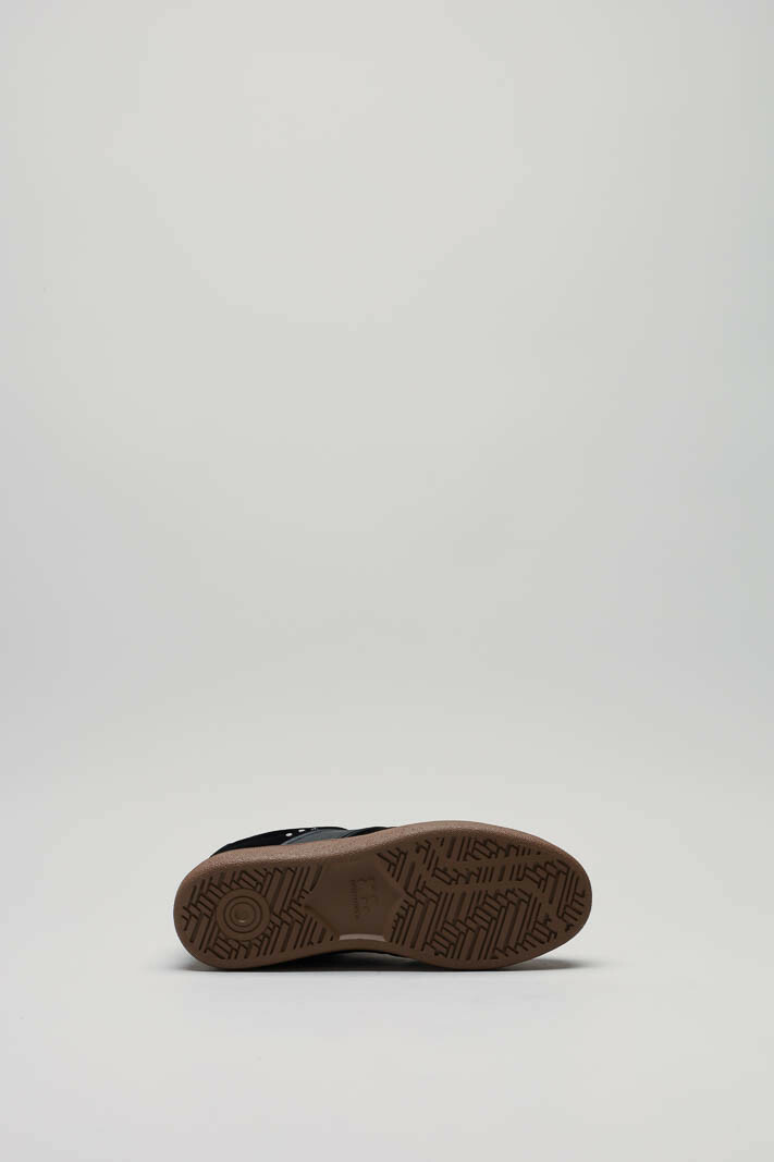 zoom in on Zwart Sneaker image Zwart Sneaker image