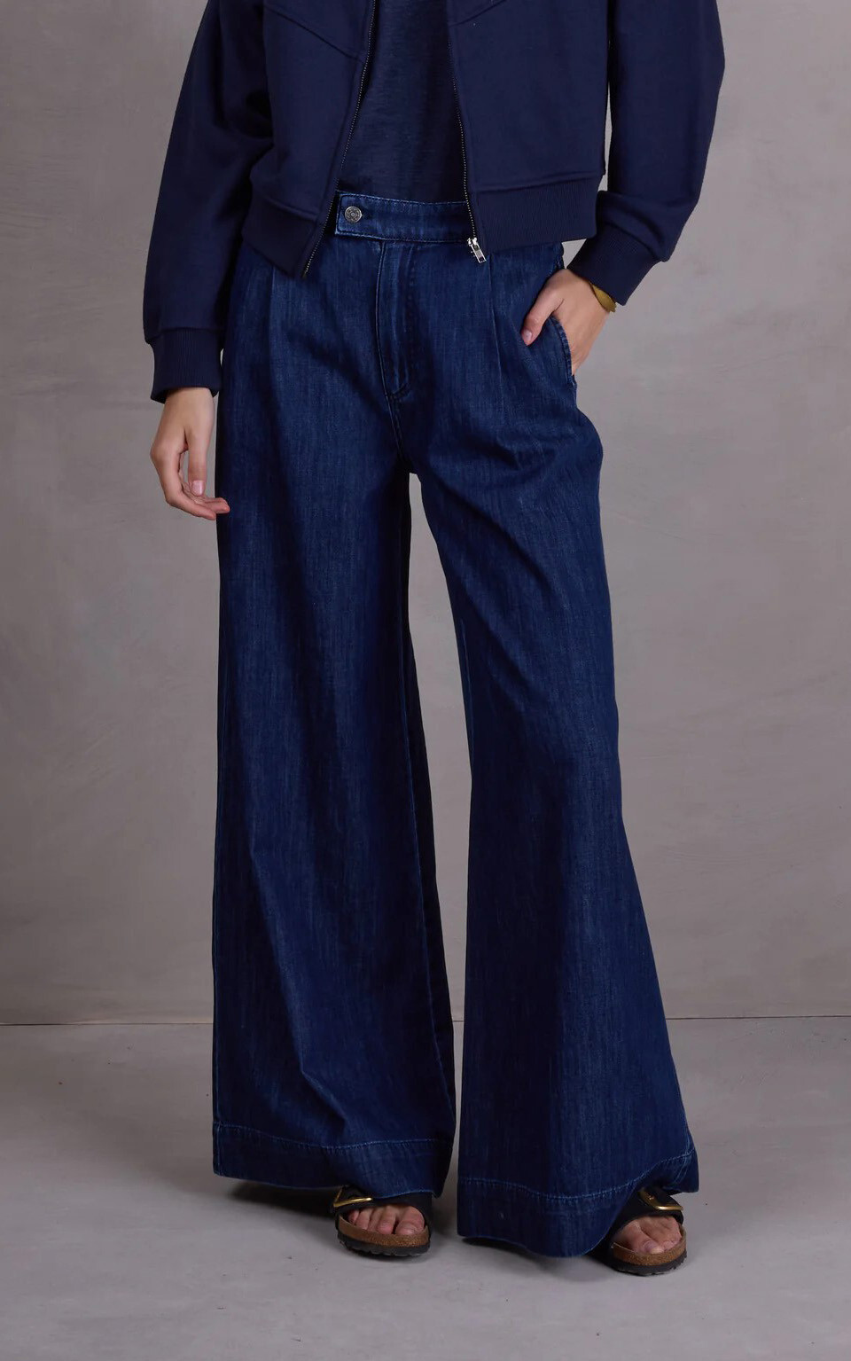 zoom in on Jeans Broek image Jeans Broek image