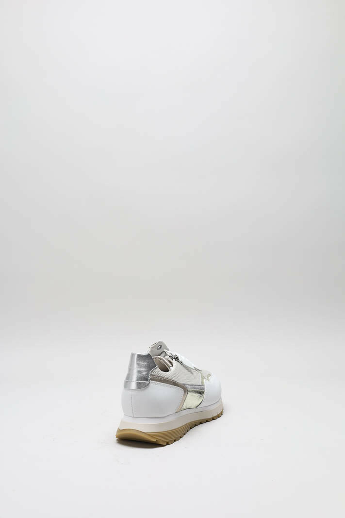 zoom in on Wit Sneaker image Wit Sneaker image