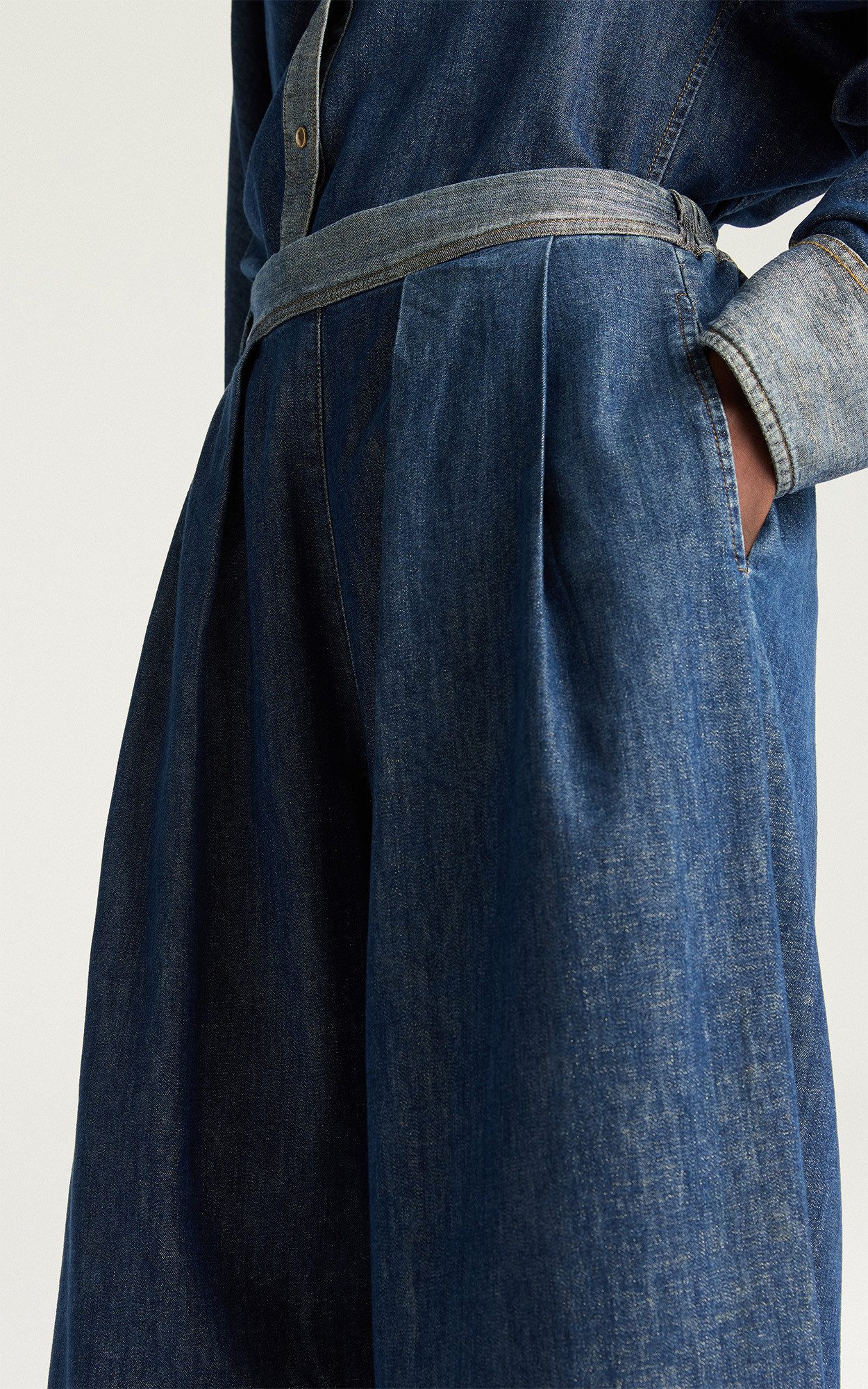 zoom in on Jeans Broek image Jeans Broek image
