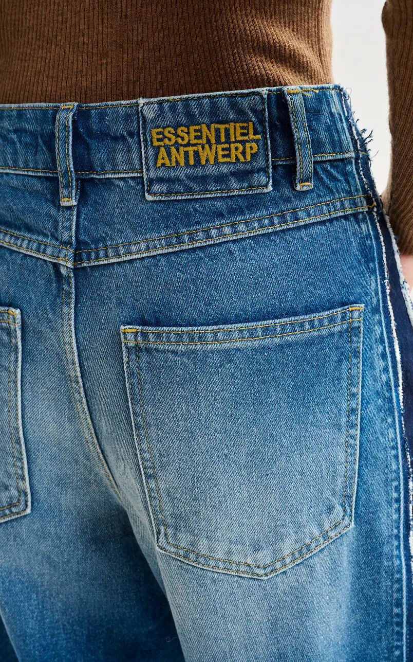 zoom in on Jeans Broek image Jeans Broek image