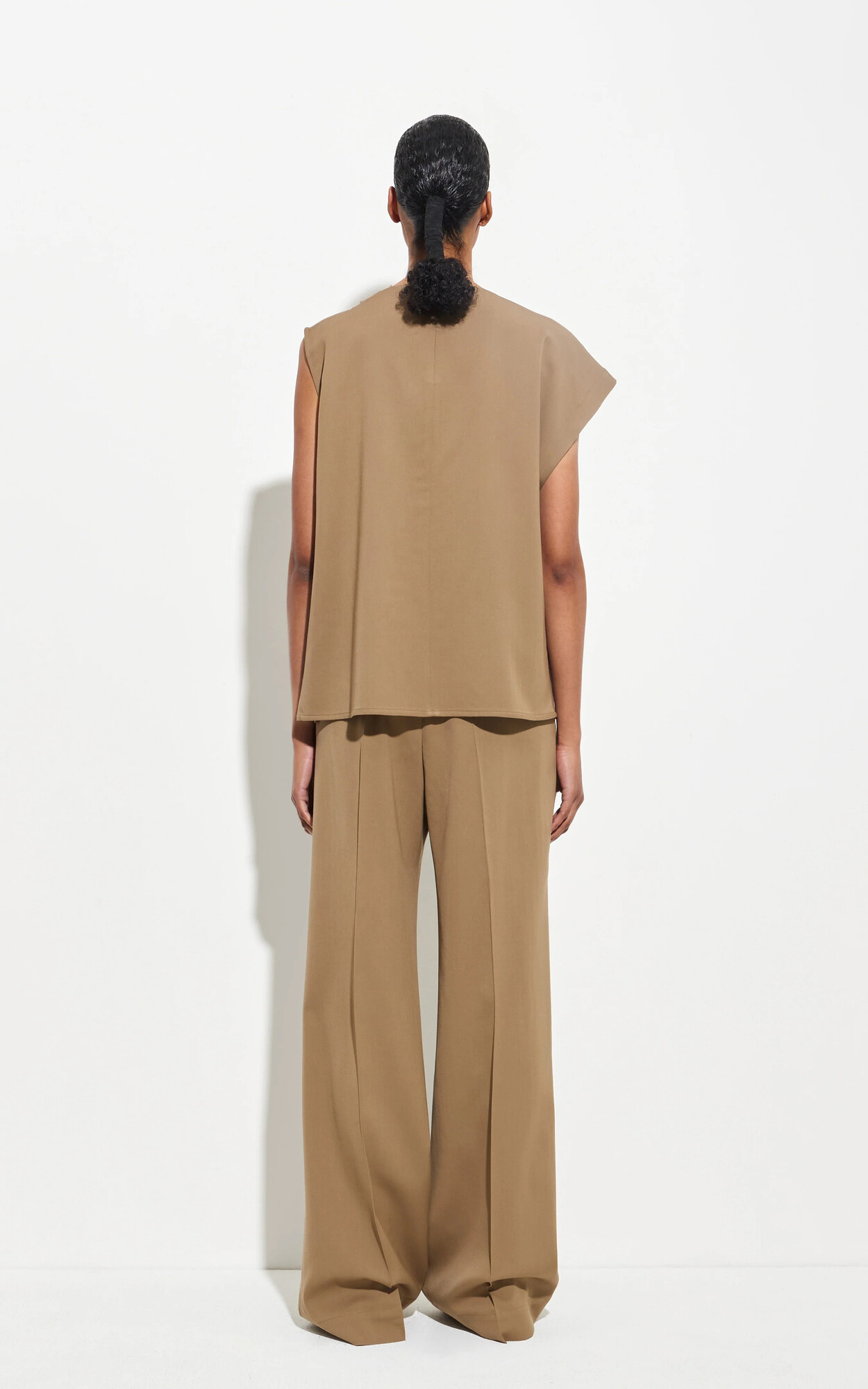 Donkerbeige Broek