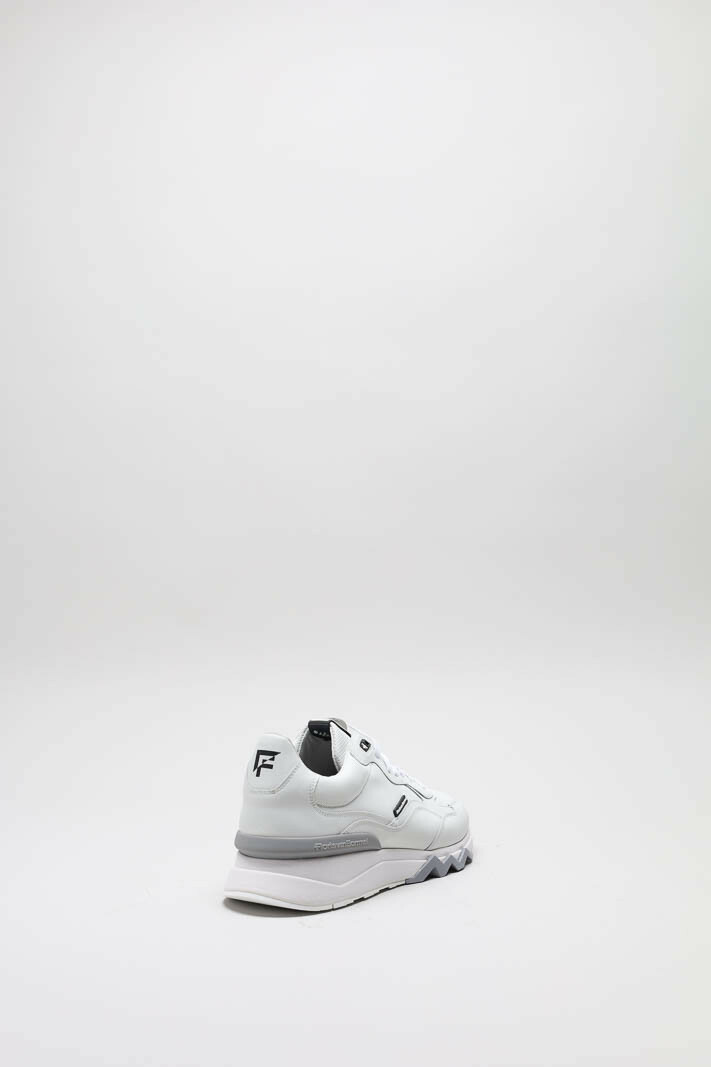 zoom in on Wit Sneaker image Wit Sneaker image