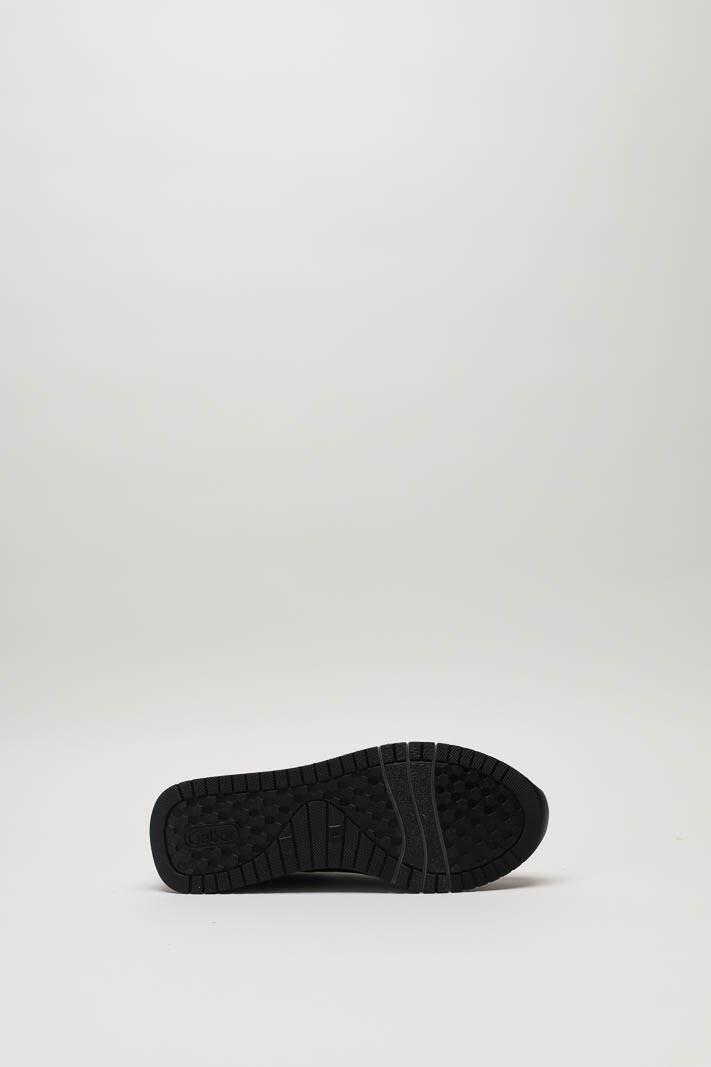 zoom in on Zwart Sneaker image Zwart Sneaker image