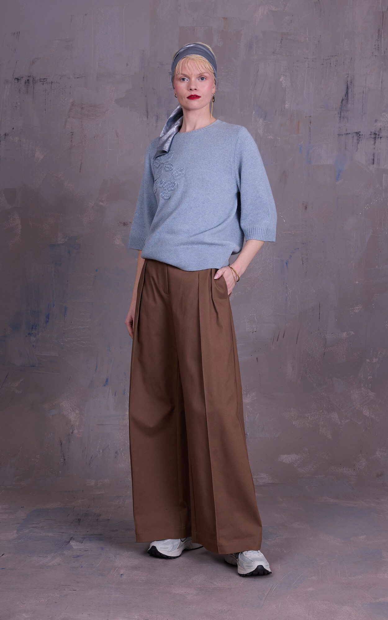 zoom in on Blauw Sweater/trui image Blauw Sweater/trui image