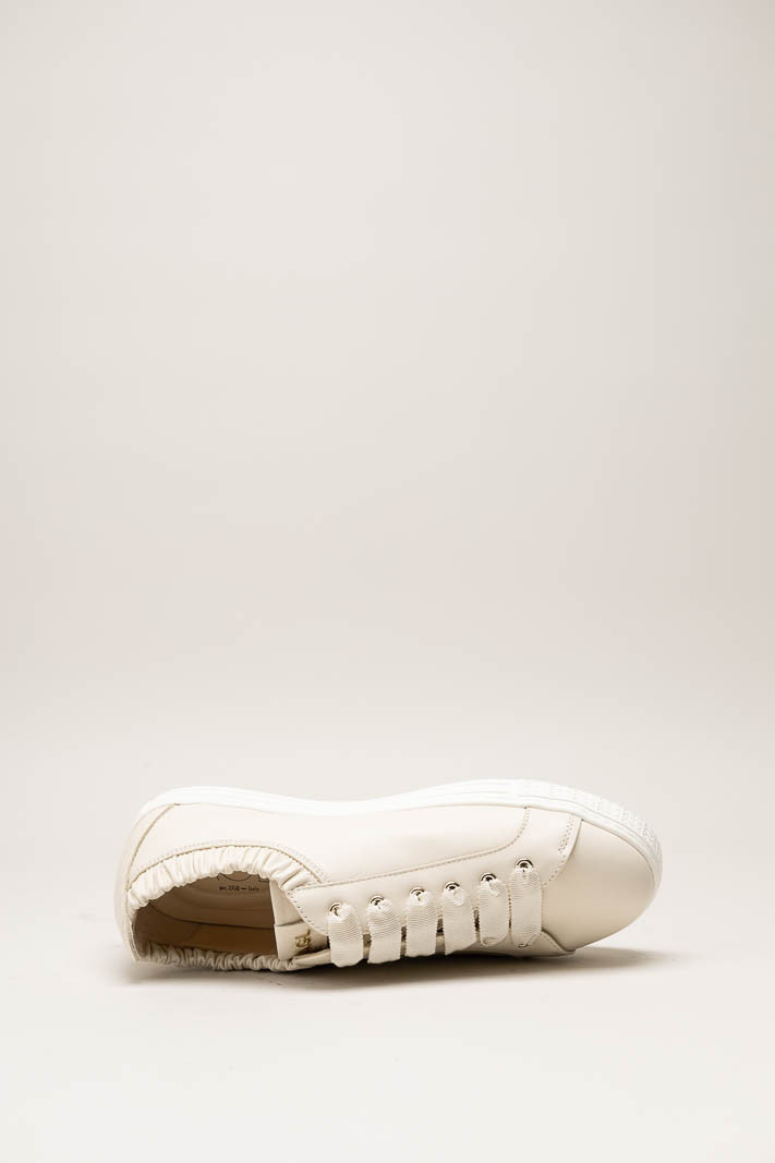 Lichtbeige Sneaker image