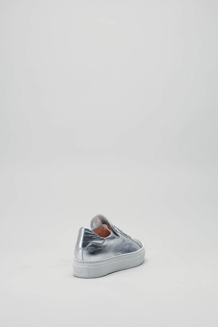zoom in on Zilver Sneaker image Zilver Sneaker image