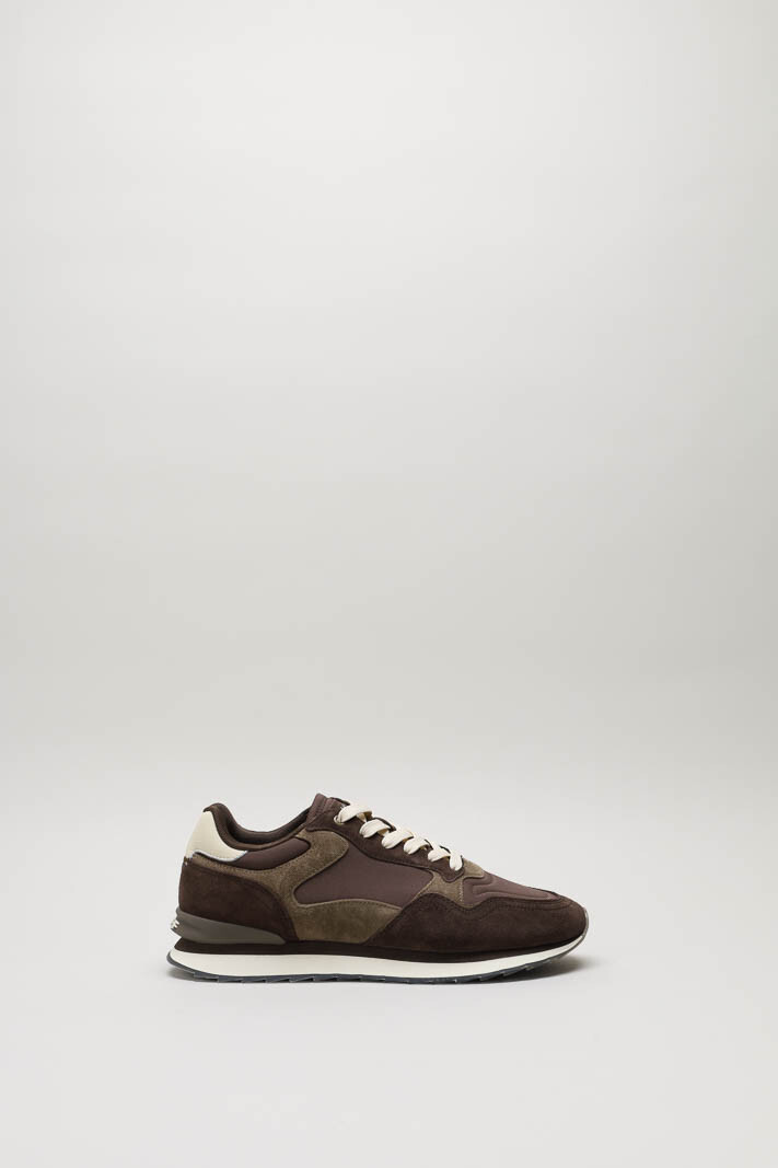 Bruin Sneaker