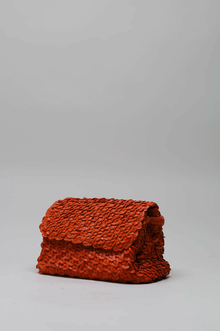 zoom in on Oranje Cross body image Oranje Cross body image